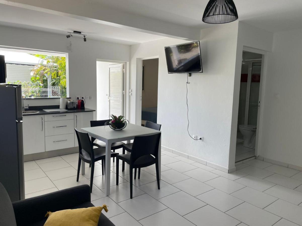 Gîtes de Corneille, Bungalow Sweet Mango Le Moule Extérieur photo
