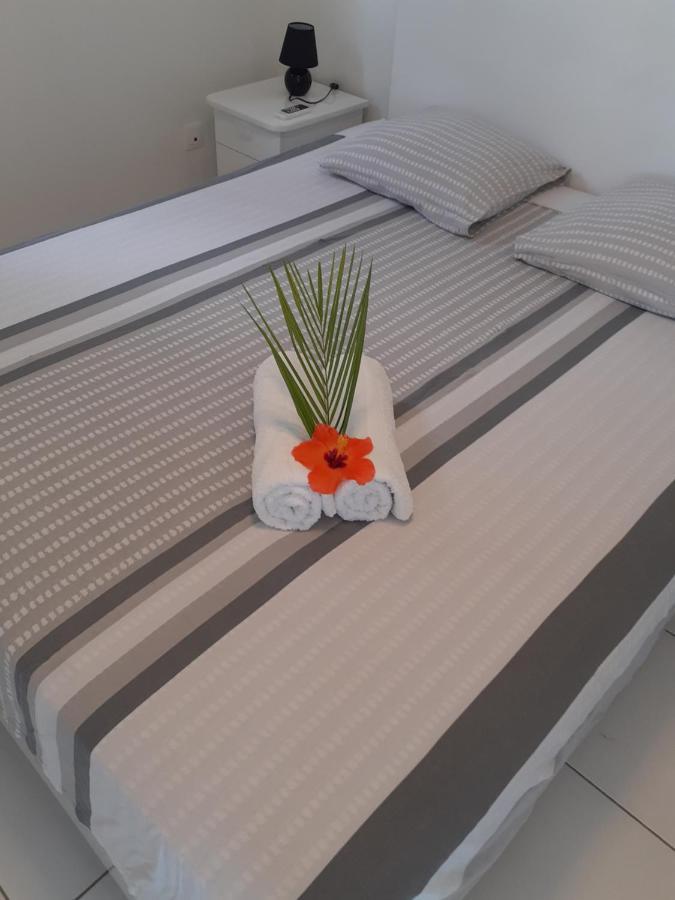 Gîtes de Corneille, Bungalow Sweet Mango Le Moule Extérieur photo